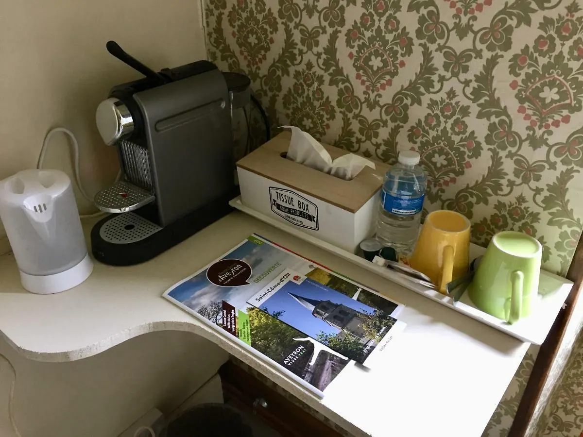 Couette-café Bed and breakfast Aux Berges du Coubisou